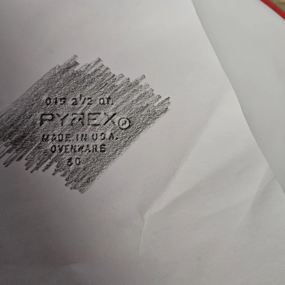 Pyrex Friendship Casserole Dish and Lid 2.5 QT Vintage - Picture 6 of 8